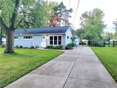 1841 Hillsdale Dr, Twinsburg, OH 44087