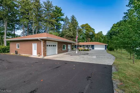 8029 Mentor Ave, Mentor, OH 44060