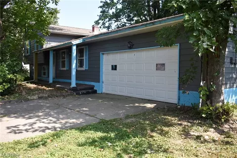 2359 Oak Trace St, Youngstown, OH 44515
