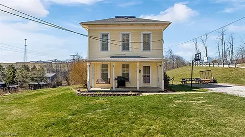 570 N Mill St, Fredericksburg, OH 44627