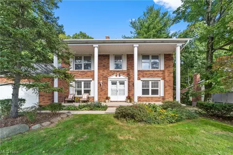 32695 Stony Brook Ln, Solon, OH 44139