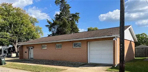 108 5th St NE, Strasburg, OH 44680