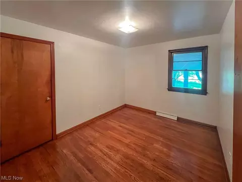 977 Compton Ln, Youngstown, OH 44502 photo 3