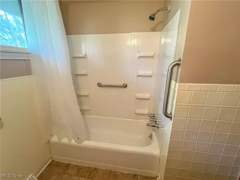 977 Compton Ln, Youngstown, OH 44502 photo 10