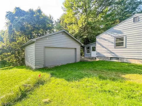 977 Compton Ln, Youngstown, OH 44502 photo 23