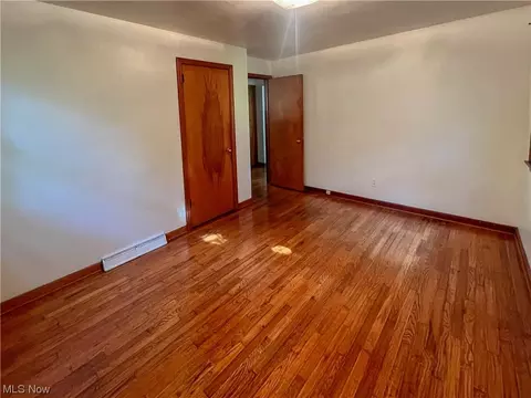 977 Compton Ln, Youngstown, OH 44502 photo 6