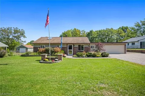 2117 Pinewood Dr, Brunswick, OH 44212