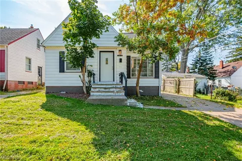 18210 Lewis Dr, Maple Heights, OH 44137