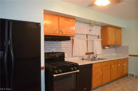 76 E Dresden Ave, Akron, OH 44301 photo 3