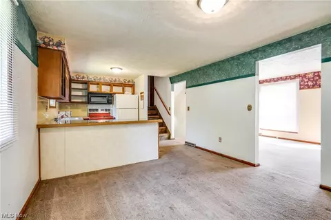 1365 Glennview St NE, Canton, OH 44721 photo 9