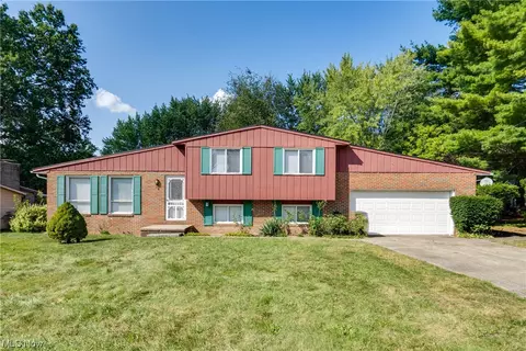 1365 Glennview St NE, Canton, OH 44721 photo 1