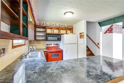 1365 Glennview St NE, Canton, OH 44721 photo 7