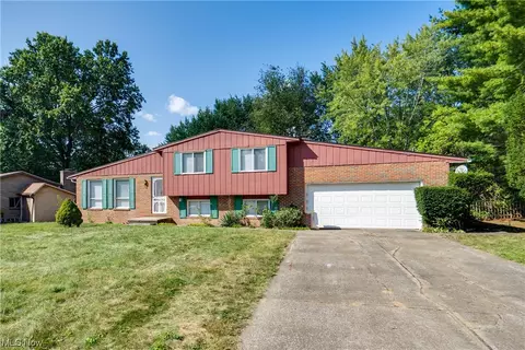 1365 Glennview St NE, Canton, OH 44721 photo 2