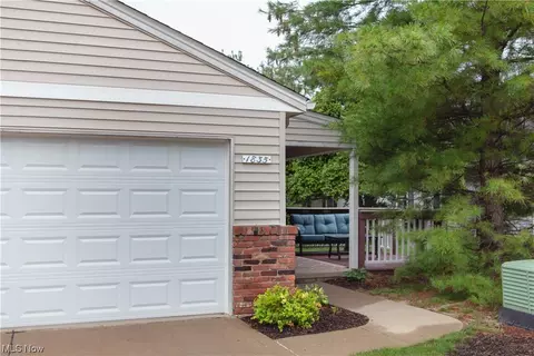 1835 Royal Oak Dr, Painesville, OH 44077