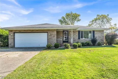 7205 Somerville Dr, Oakwood Village, OH 44146
