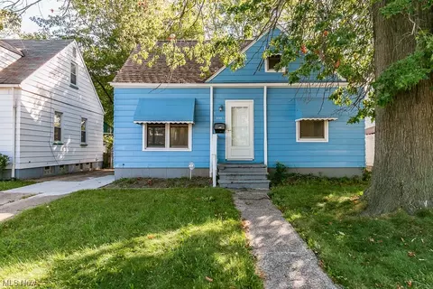 955 E 224th St, Euclid, OH 44123 photo 1