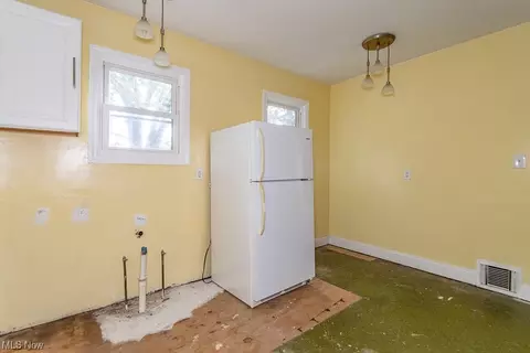 955 E 224th St, Euclid, OH 44123 photo 10