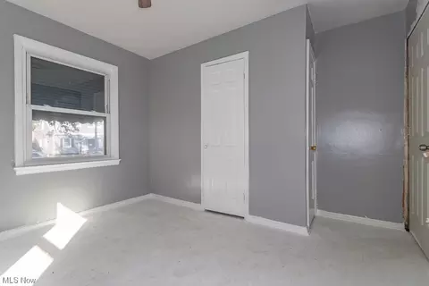 955 E 224th St, Euclid, OH 44123 photo 12
