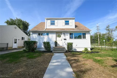 5708 Richwood Ave, Brook Park, OH 44142