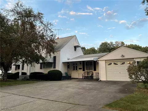 1673 Hammel, Akron, OH 44306