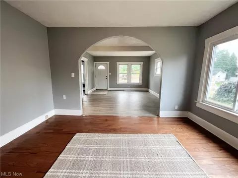 141 Spruce St, Elyria, OH 44035 photo 6