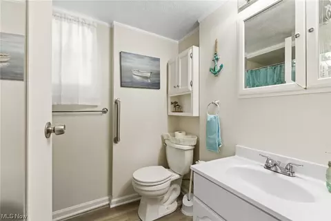 389 Cargo Ave, Akron, OH 44319 photo 17