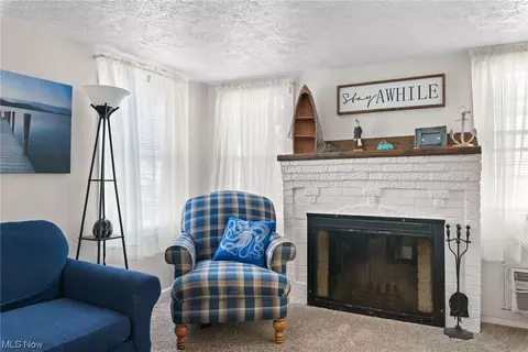 389 Cargo Ave, Akron, OH 44319 photo 5