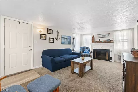 389 Cargo Ave, Akron, OH 44319 photo 7