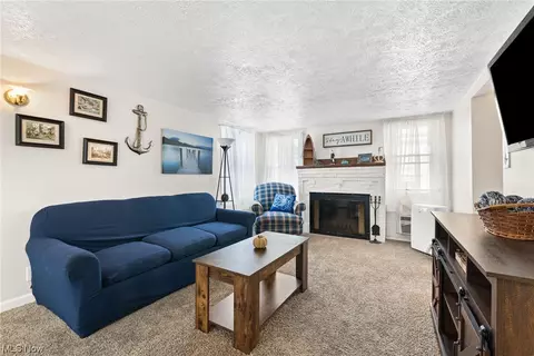 389 Cargo Ave, Akron, OH 44319 photo 6