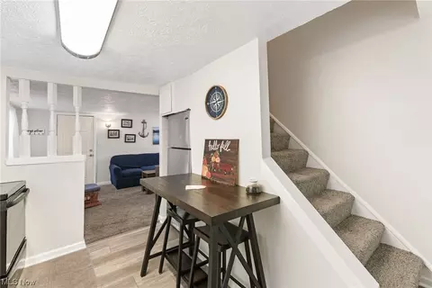 389 Cargo Ave, Akron, OH 44319 photo 11