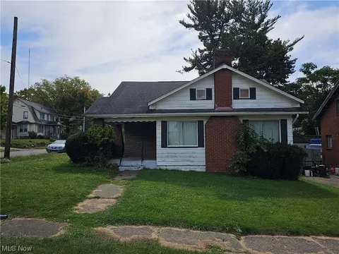 169 E Avondale Ave, Youngstown, OH 44507