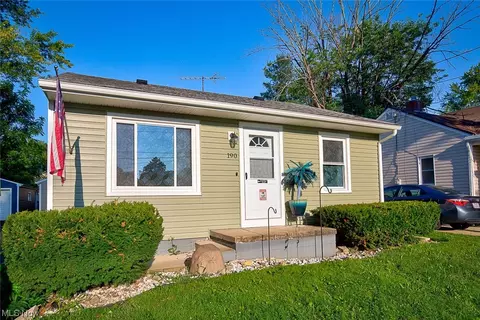190 Prairie Dr, Akron, OH 44312