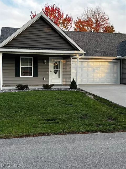 1840 Alexander Dr #701, Geneva, OH 44041