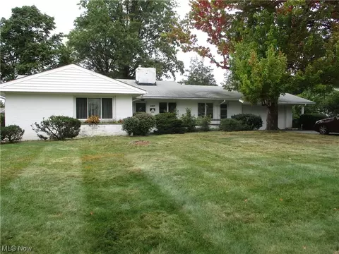 24609 Hazelmere Rd, Beachwood, OH 44122