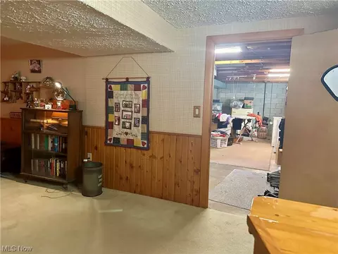 876 Jean Ave, Akron, OH 44310 photo 31