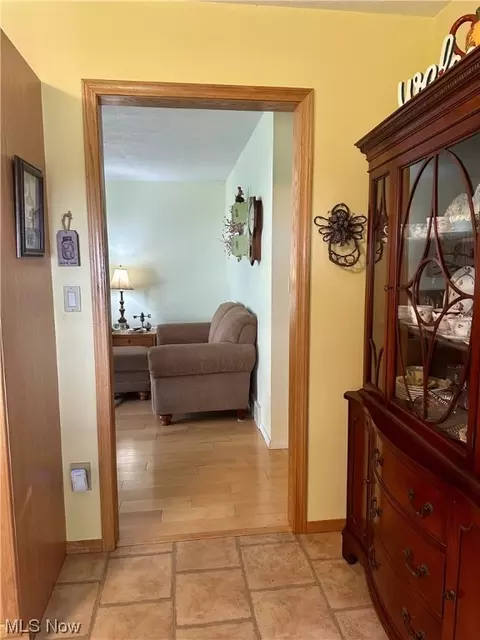 876 Jean Ave, Akron, OH 44310 photo 7
