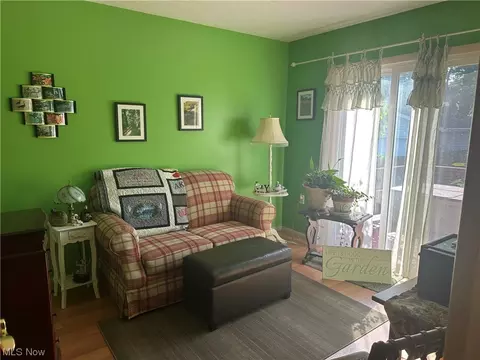 876 Jean Ave, Akron, OH 44310 photo 18