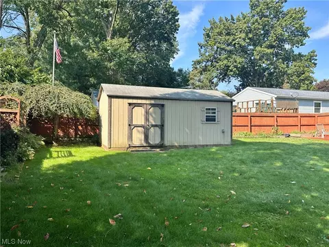 876 Jean Ave, Akron, OH 44310 photo 25
