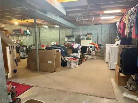 876 Jean Ave, Akron, OH 44310 photo 28