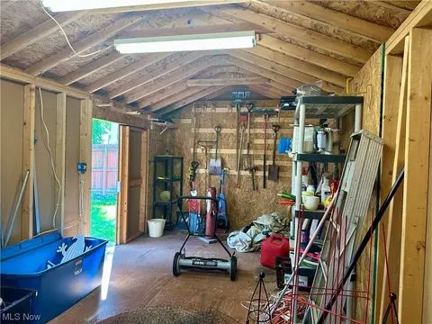 876 Jean Ave, Akron, OH 44310 photo 27
