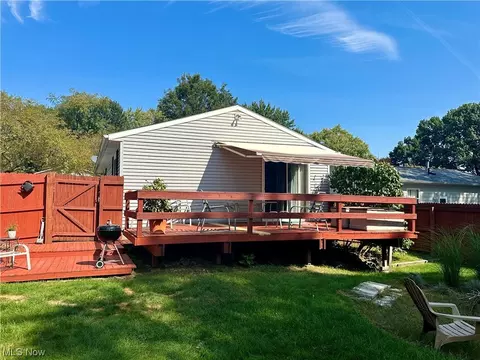 876 Jean Ave, Akron, OH 44310 photo 21