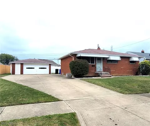 5763 Richwood Ave, Brook Park, OH 44142