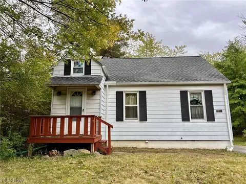 3623 Roselawn Ave, Woodmere, OH 44122