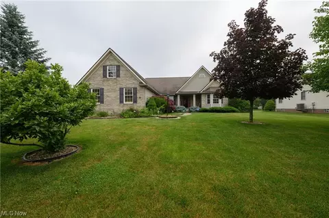 847 Lockwood Rd, Barberton, OH 44203