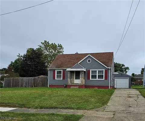 194 Crumlin Ave, Girard, OH 44420