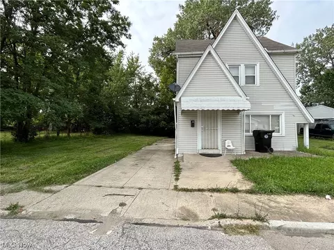 14905 Sunview Ave, Cleveland, OH 44128