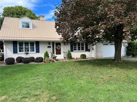 403 E 13th St, Dover, OH 44622