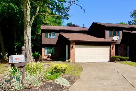 8339 Villa Marina Ct #401, Mentor, OH 44060