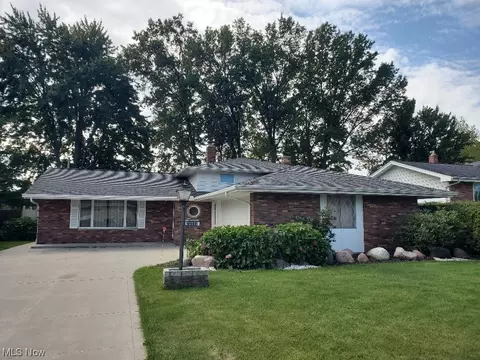 12221 Reno Dr, Parma, OH 44130