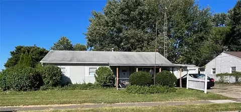 2207 Martha Ave NE, Canton, OH 44705
